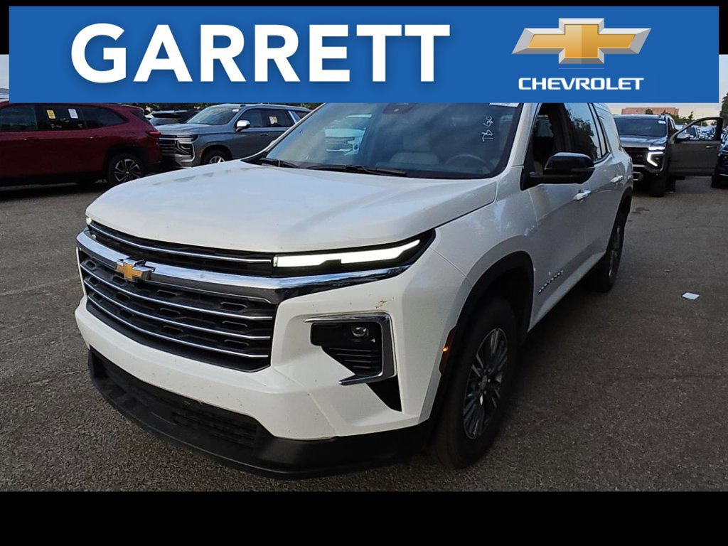 Used 2026 Chevrolet Traverse LT w/ Driver Confidence Package FWD image 1
