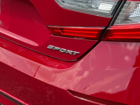Used 2018 Honda Accord Sport image 7