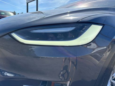 Used 2017 Tesla Model X 75D image 34
