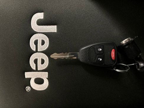 Used 2011 Jeep Wrangler Unlimited Sahara w/ Dual Top Group image 7