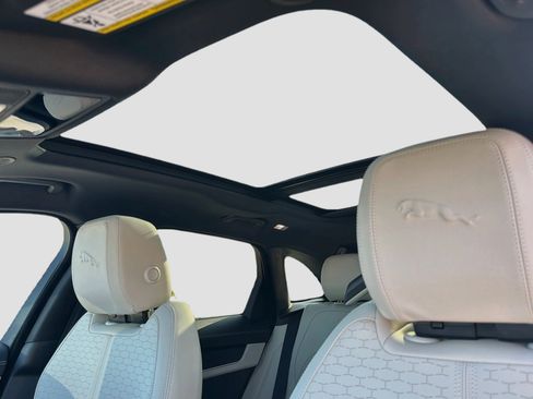 New 2026 Jaguar F-PACE R-Dynamic S AWD/4WD image 27