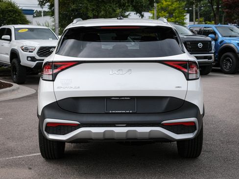 Used 2023 Kia Sportage EX AWD/4WD image 9