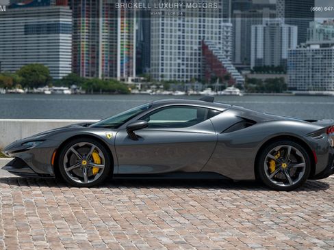 Used 2022 Ferrari SF90 Stradale AWD/4WD image 9
