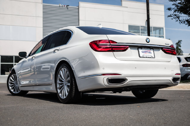 Used 2017 BMW 740i RWD image 19