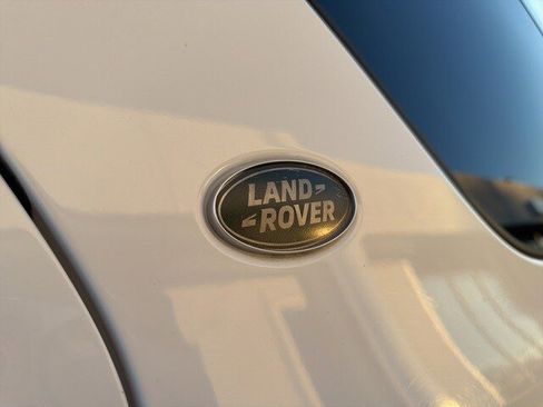 Used 2018 Land Rover Discovery Sport HSE image 9