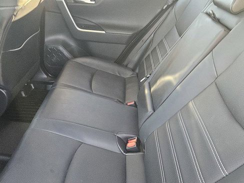 Used 2020 Toyota RAV4 Limited image 8