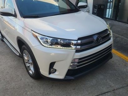 Used 2018 Toyota Highlander