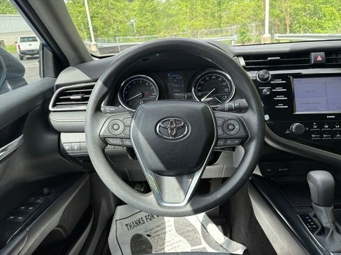 Used 2020 Toyota Camry LE FWD image 12