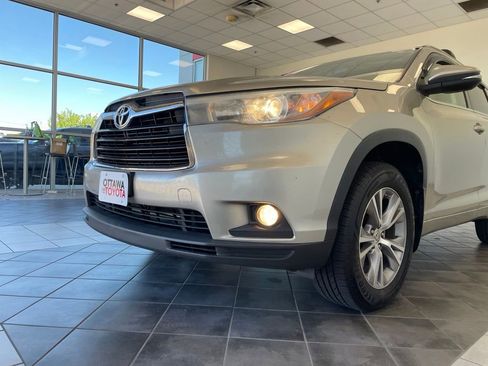 Used 2015 Toyota Highlander XLE AWD/4WD image 16