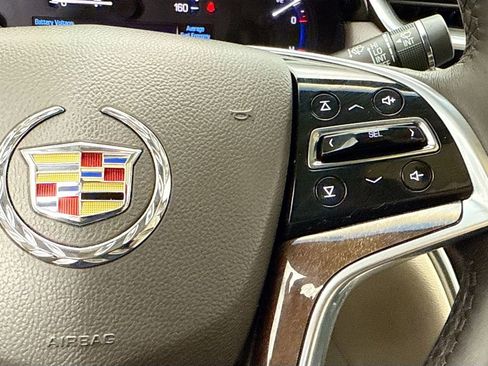 Used 2013 Cadillac XTS Luxury image 12