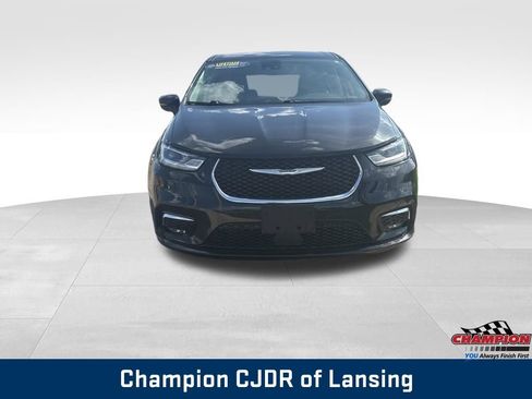 Used 2023 Chrysler Pacifica Touring-L FWD image 9