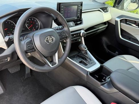 Used 2022 Toyota RAV4 XLE Premium FWD image 11