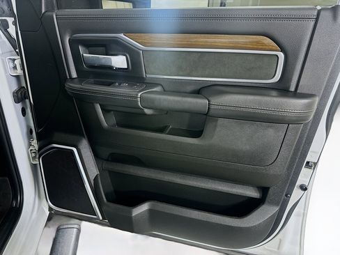Used 2024 RAM 2500 Laramie image 32