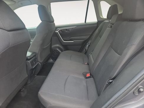 Used 2021 Toyota RAV4 LE AWD/4WD image 14