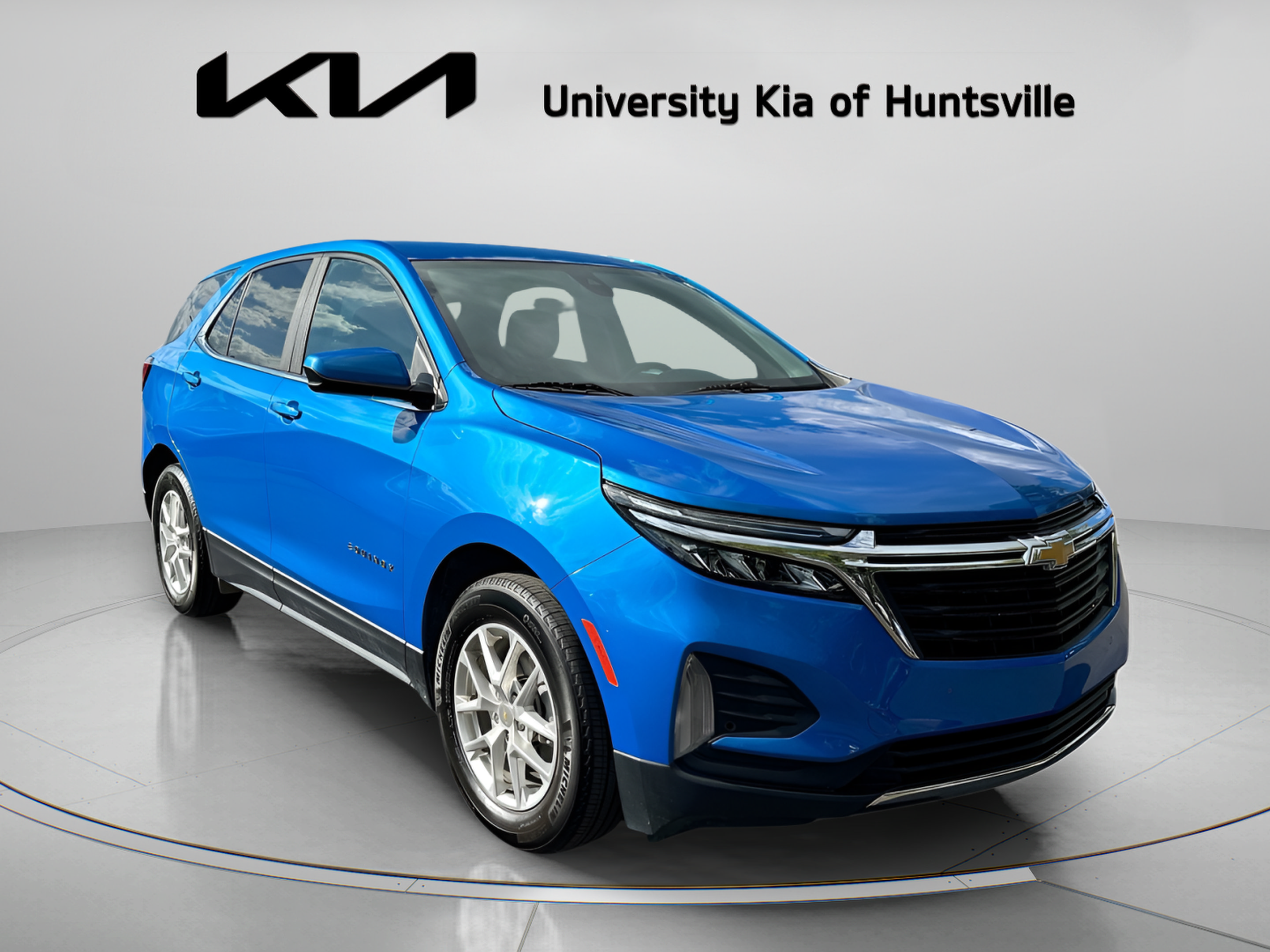 Used 2024 Chevrolet Equinox LT FWD image 2