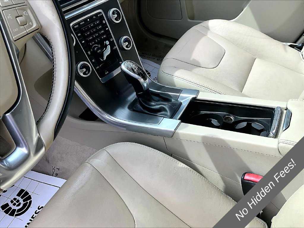 Used 2016 Volvo XC60 T5 Premier w/ Proximity Package AWD/4WD image 13