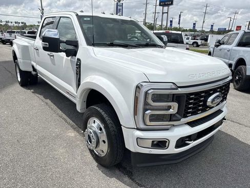Used 2024 Ford F450 Platinum w/ FX4 Off-Road Package image 3