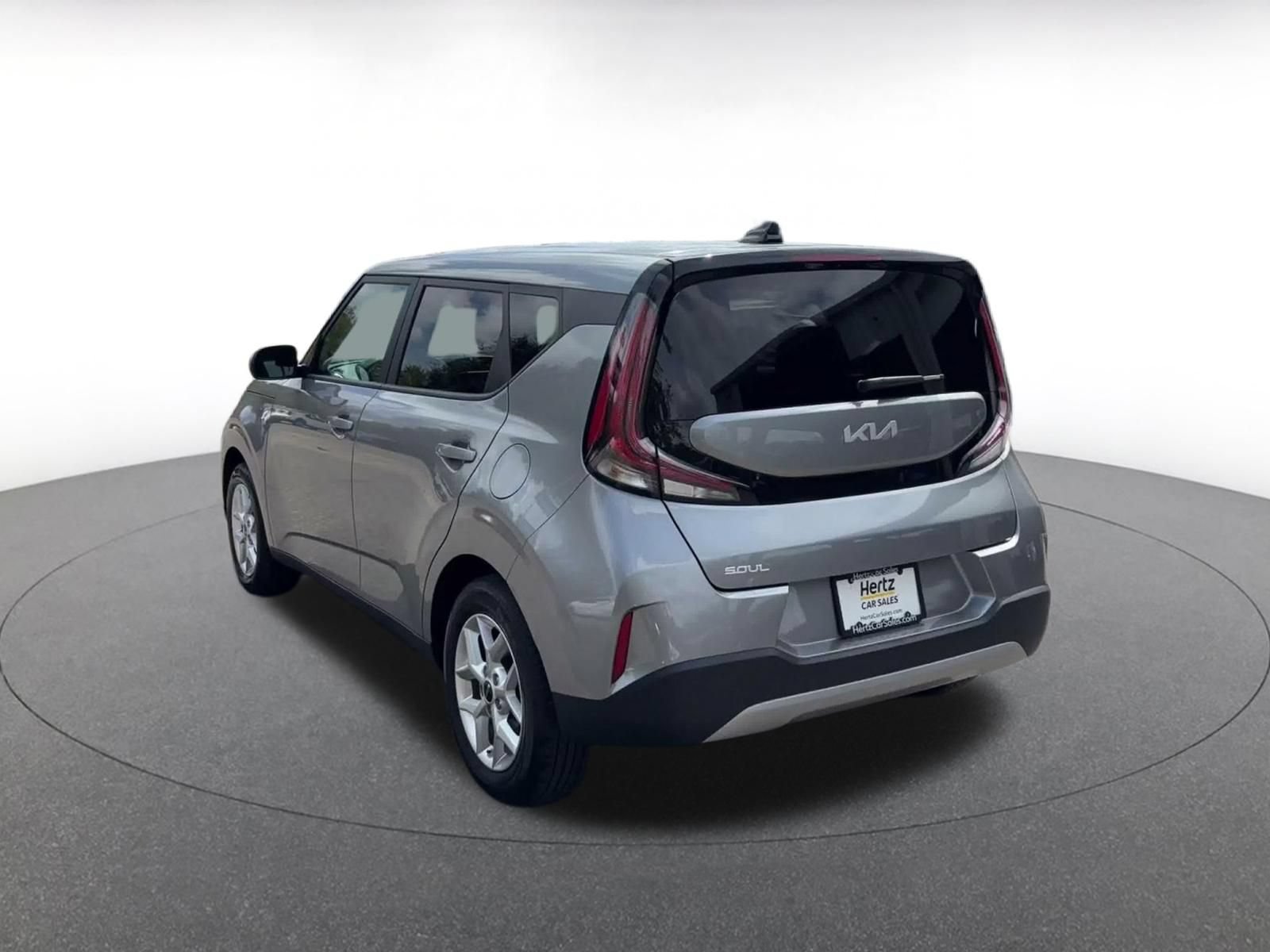 Used 2025 Kia Soul LX w/ LX Technology Package FWD image 9