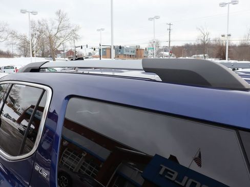 Used 2023 GMC Acadia SLE w/ Driver Convenience Package image 31