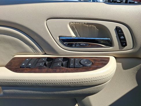 Used 2007 Cadillac Escalade AWD w/ Information Package image 14
