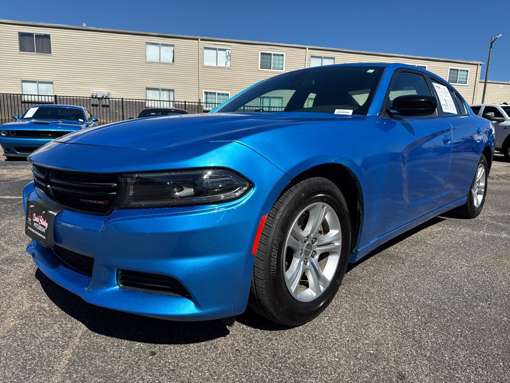 Used 2023 Dodge Charger SXT w/ Cold Weather Package RWD image 3