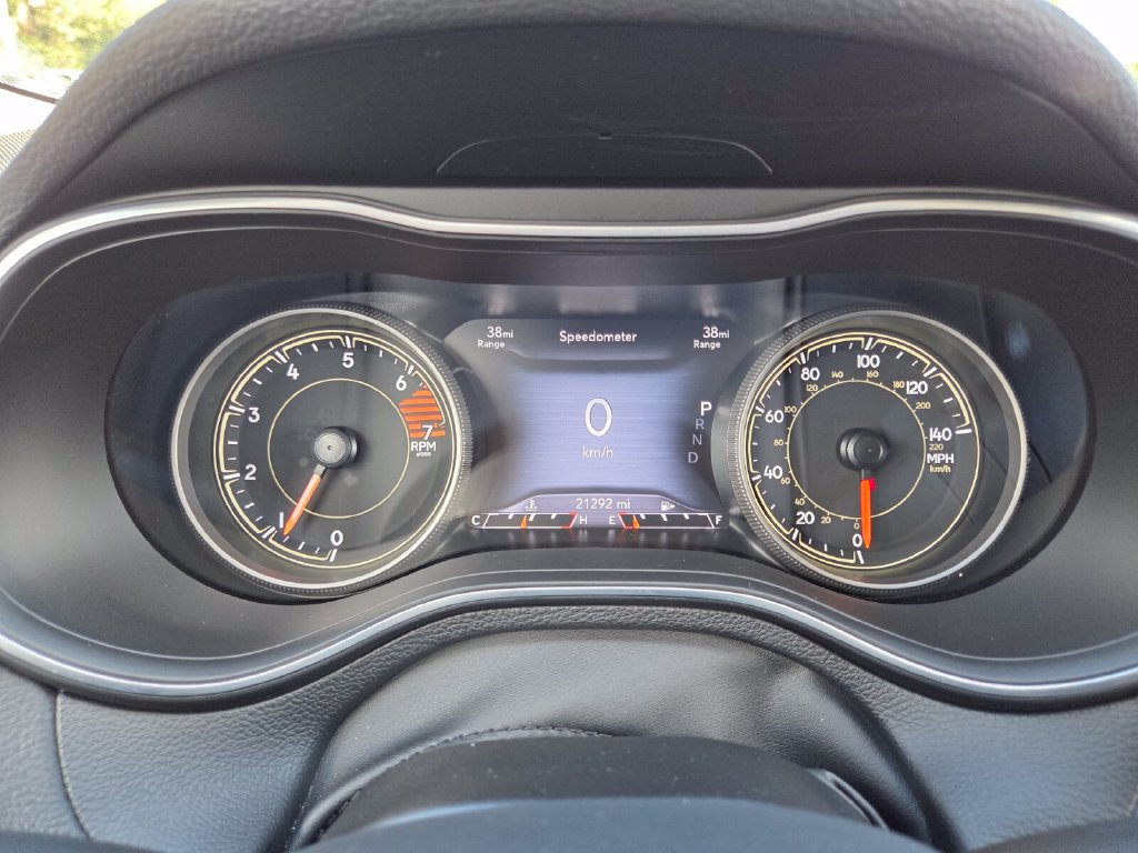 Used 2023 Jeep Cherokee Altitude Lux AWD/4WD image 35
