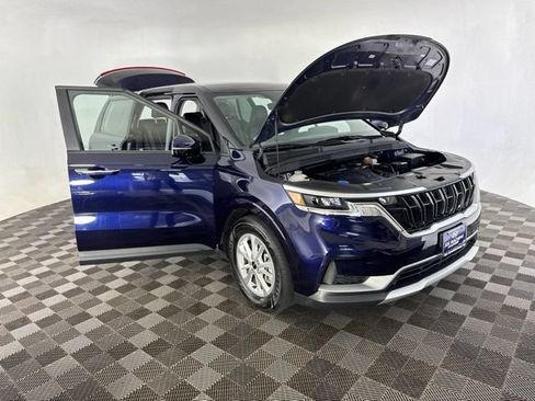 Used 2023 Kia Carnival LX FWD image 14