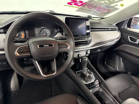 Used 2022 Jeep Compass Latitude image 17