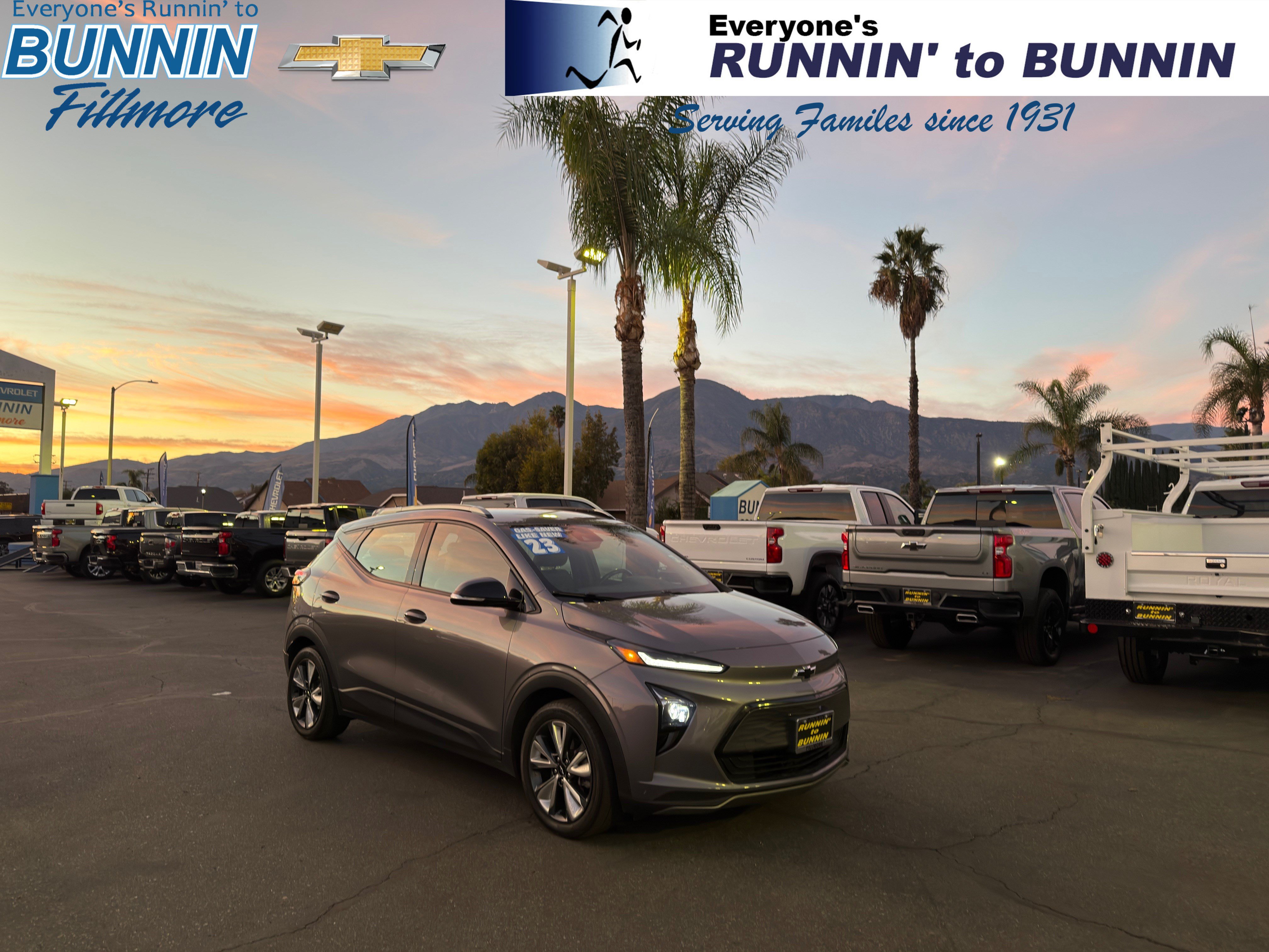 Used 2023 Chevrolet Bolt EUV LT w/ Convenience Package FWD image 1