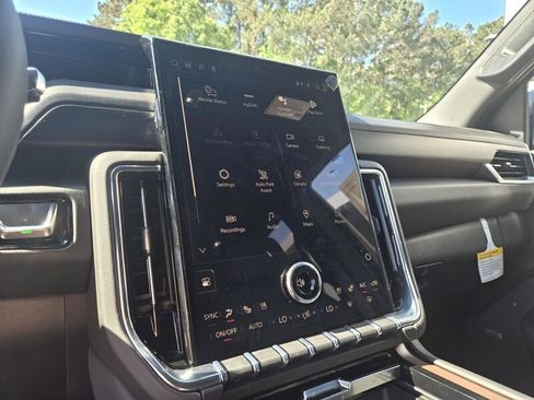 New 2026 GMC Yukon Denali RWD image 17