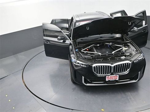 Used 2024 BMW X5 xDrive40i w/ Premium Package image 36