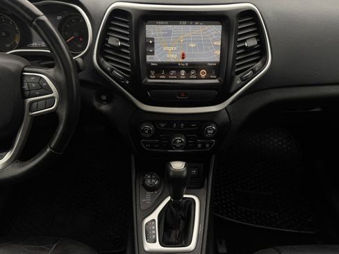 Used 2017 Jeep Cherokee Trailhawk image 21