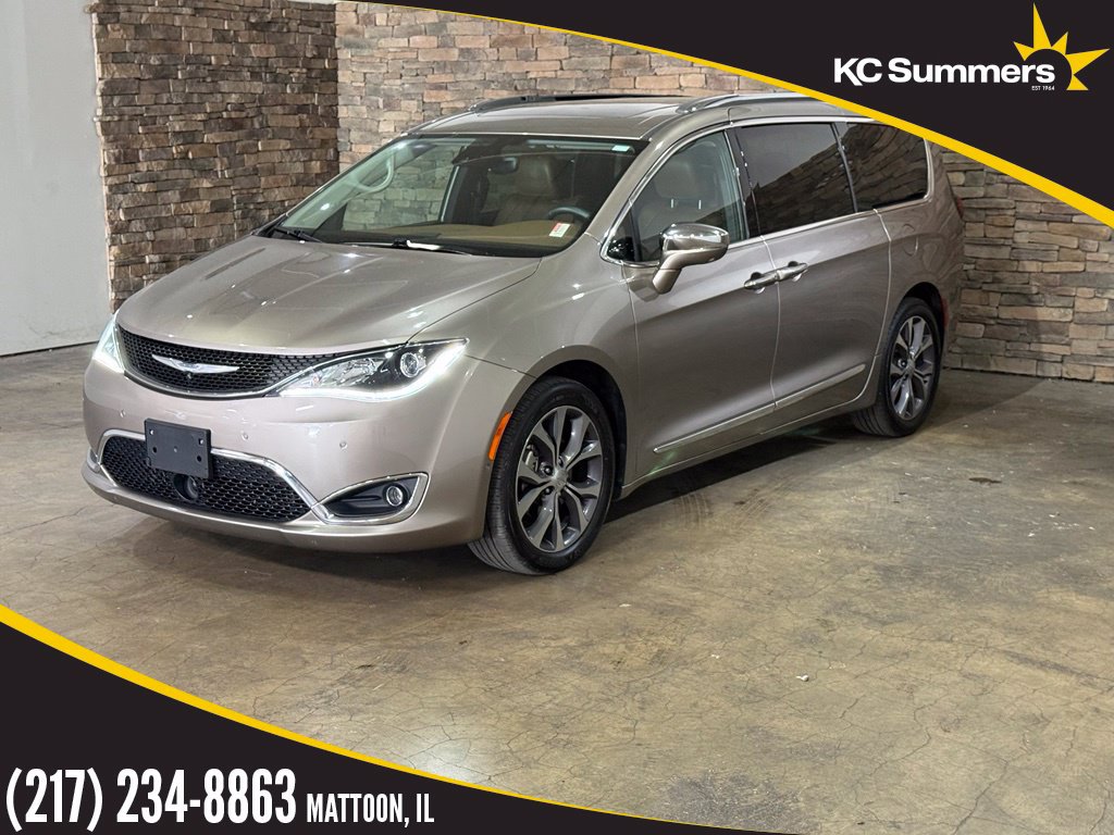 Used 2017 Chrysler Pacifica Limited w/ UConnect Theater Package FWD image 1