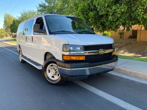 Used 2025 Chevrolet Express 2500 w/ Driver Convenience Package RWD image 2