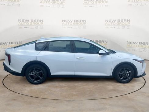 New 2026 Kia K4 FWD image 6