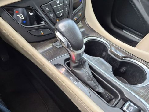 Used 2019 Buick Envision Essence FWD image 12