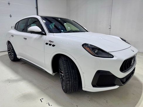 Used 2024 Maserati Grecale Trofeo AWD/4WD image 3