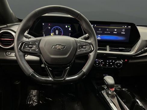 Used 2024 Chevrolet Trax RS w/ Sunroof Package image 5