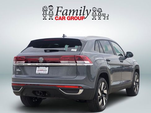 New 2026 Volkswagen Atlas Cross Sport SE FWD image 4