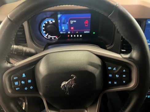 Used 2024 Ford Bronco Wildtrak image 25