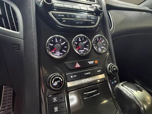 Used 2015 Hyundai Genesis 3.8 RWD image 19