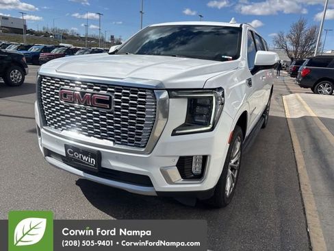 Used 2021 GMC Yukon XL Denali w/ Advanced Technology Package image 2