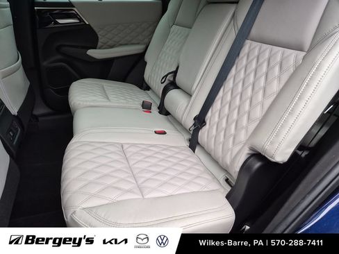 Used 2023 Mitsubishi Outlander SEL AWD/4WD image 24