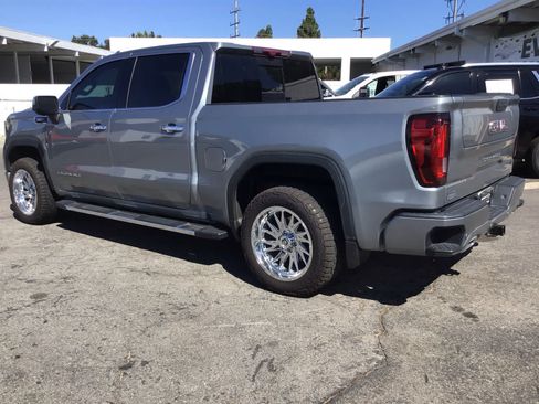 Used 2024 GMC Sierra 1500 Denali w/ Technology Package AWD/4WD image 3