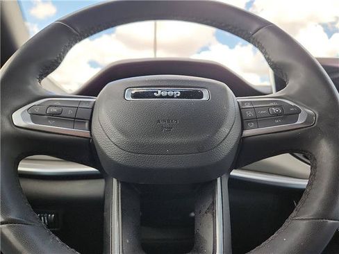 Used 2025 Jeep Compass Limited AWD/4WD image 19