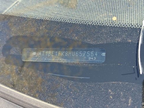 Used 2017 Toyota Camry LE image 10