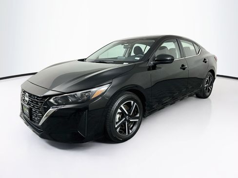Used 2025 Nissan Sentra SV FWD image 3
