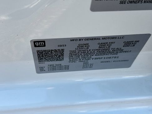 Used 2024 Chevrolet Silverado 2500 LT w/ Convenience Package image 27