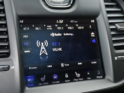 Used 2018 Chrysler 300 S w/ 300S Alloy Package image 33