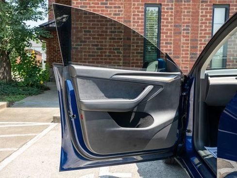 Used 2023 Tesla Model Y AWD image 16